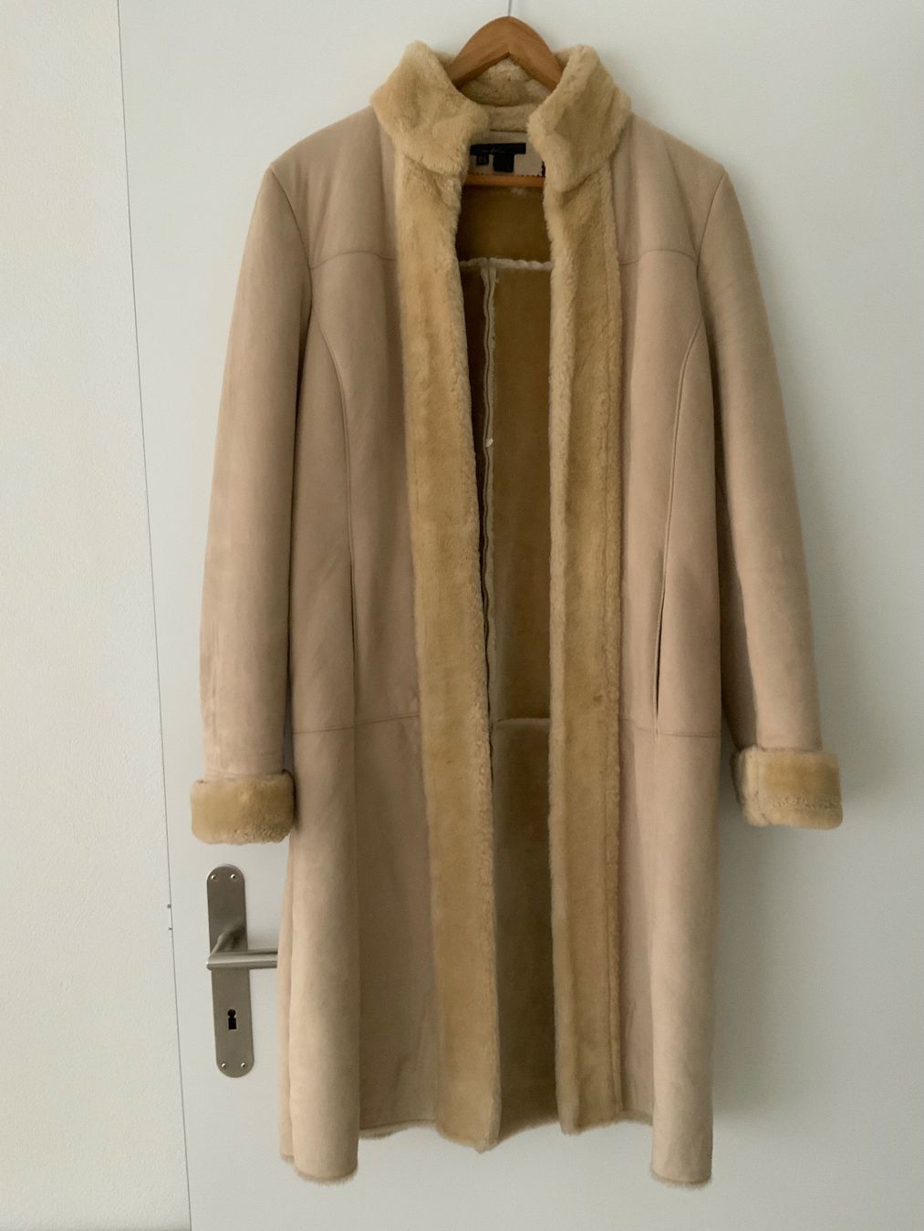 Cappotti: Damen Mantel Jean Basic beige Kunstfell Grösse M – Usato da Schübelbach venduto da Hecht11.