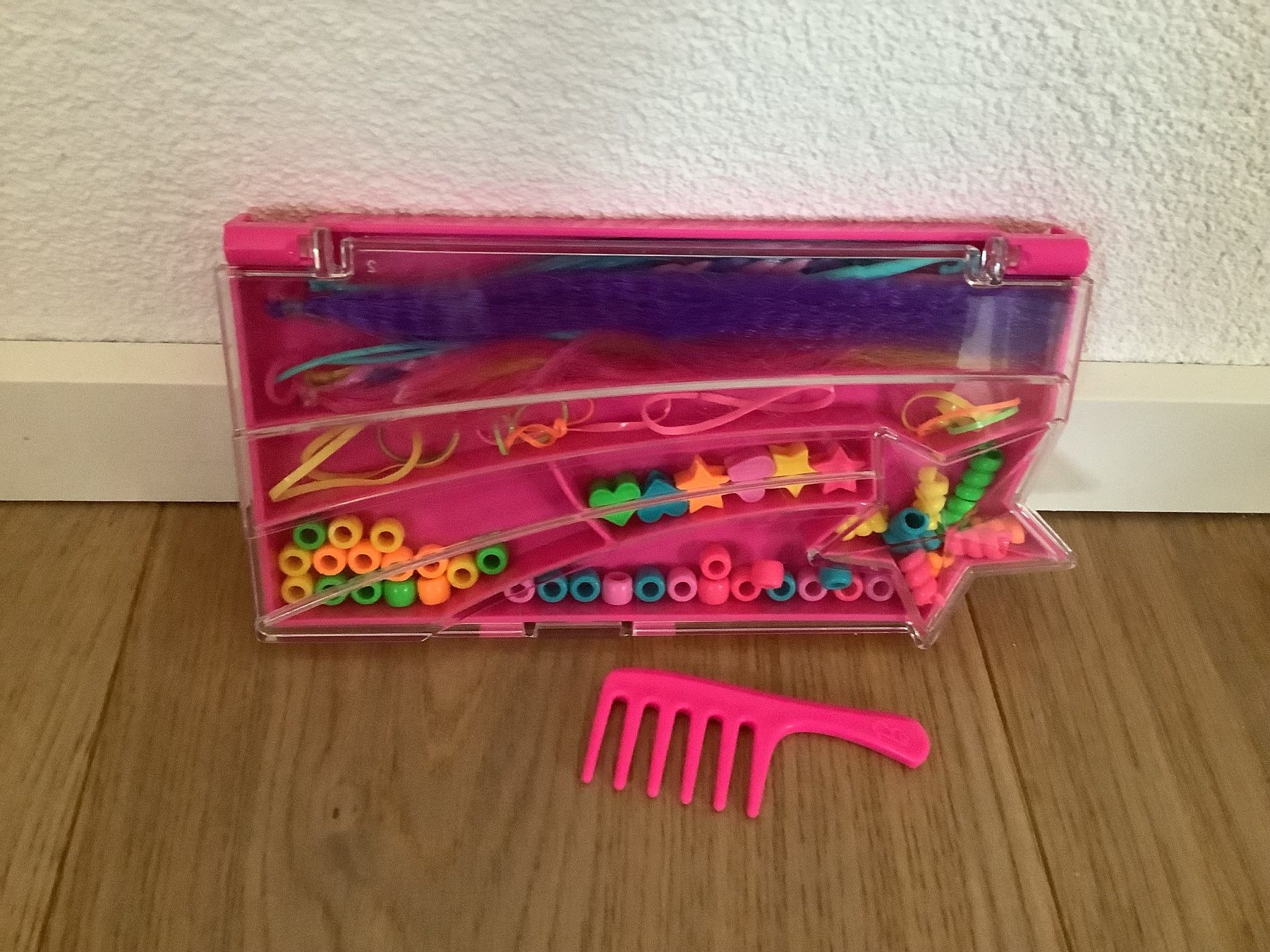 Giocattoli: 3 Barbies mit Kleidern und Zubehör – Usato da Hohentannen venduto da Grimblegromble 7