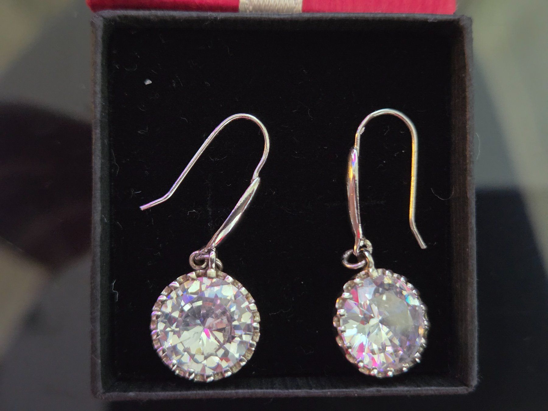 Ohrringe & -stecker: Silber Ohrhänger mit Zirkonia - Funkelnd & Elegant! – Gebraucht aus Emmen von GrabandGo 1