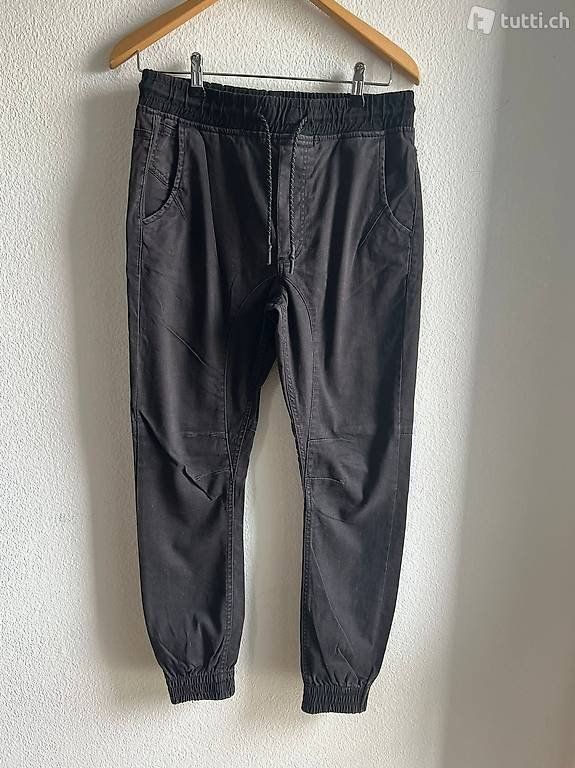 Pantaloni: Herren Hosen Primark – Usato da Lupfig venduto da Pluribus