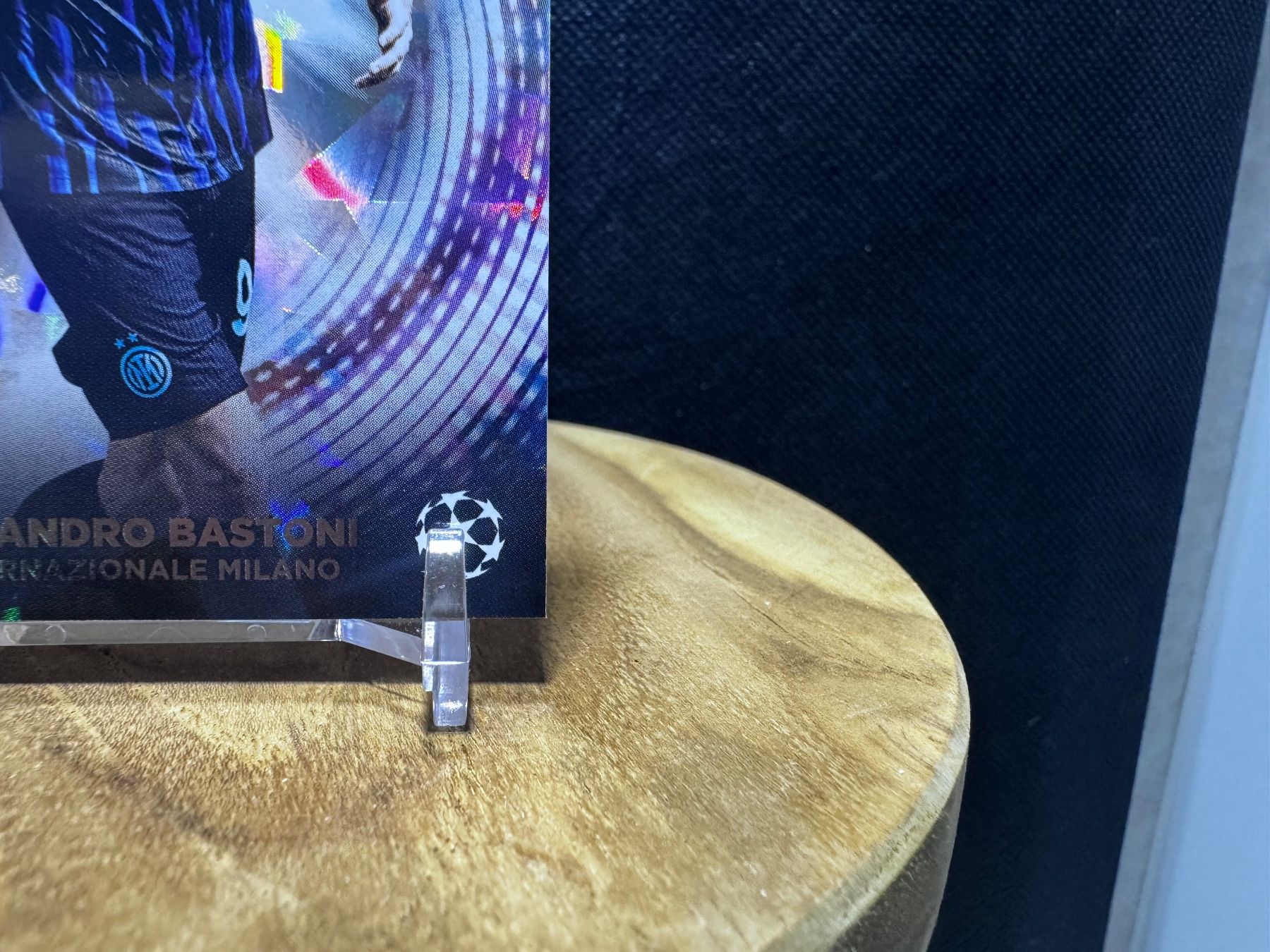 Topps Sammelbilder & Trading cards: 2025-26 Topps Flagship UCC Alessandro Bastoni "Epicenter" – Gebraucht aus Reconvilier von Cardito 5