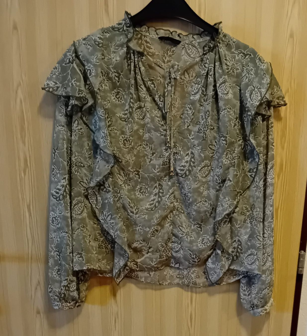 Zara Camicette: Zara Bluse grün weiss XS – Usato da Wohlen AG venduto da schimmelreiter1234