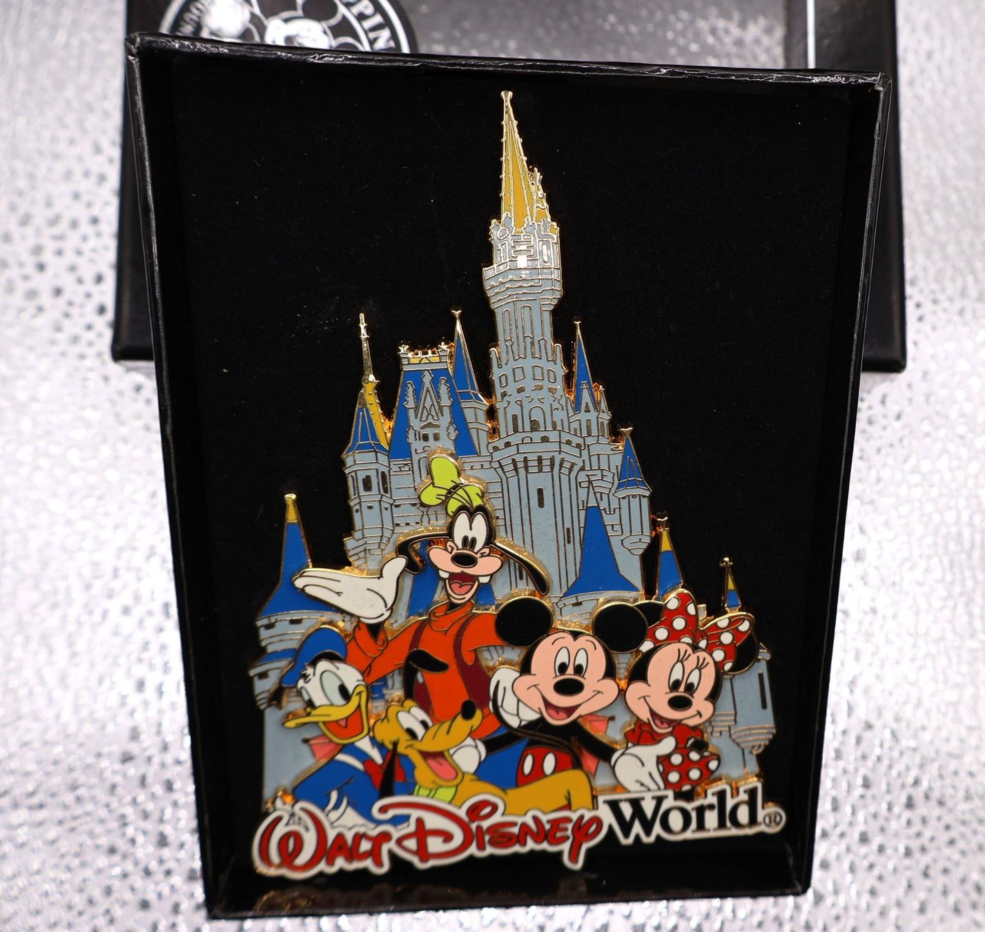 Disney Placchette & Badge: Disney WALT DISNEY World Schloss – Usato da Winterthur venduto da Sammleroase 1