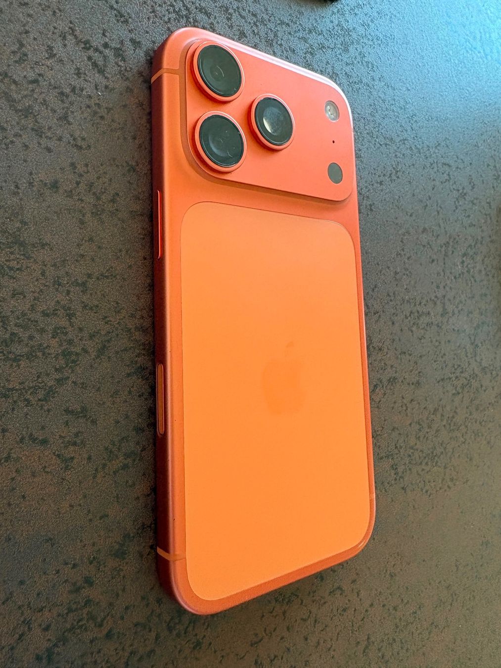 Apple Telefoni cellulari / Smartphones: Apple iPhone 17 Pro - Cosmic Orange 256GB – Usato da Spreitenbach venduto da Alby_ 3