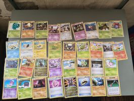 Pokémon Karten Lot Vintage (2010 & 2016) mit Schutzhüllen