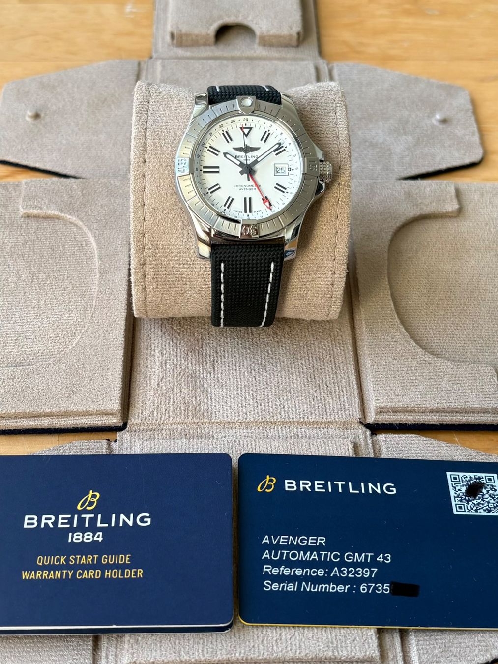 Breitling Uhren: Breitling Avenger Automatic GMT 43 Fullset – Gebraucht aus Birsfelden von Mynos 1