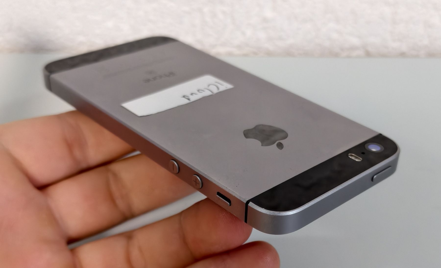 Apple Portables: iPhone SE – Défectueux à Ehrendingen par Rocky985 3