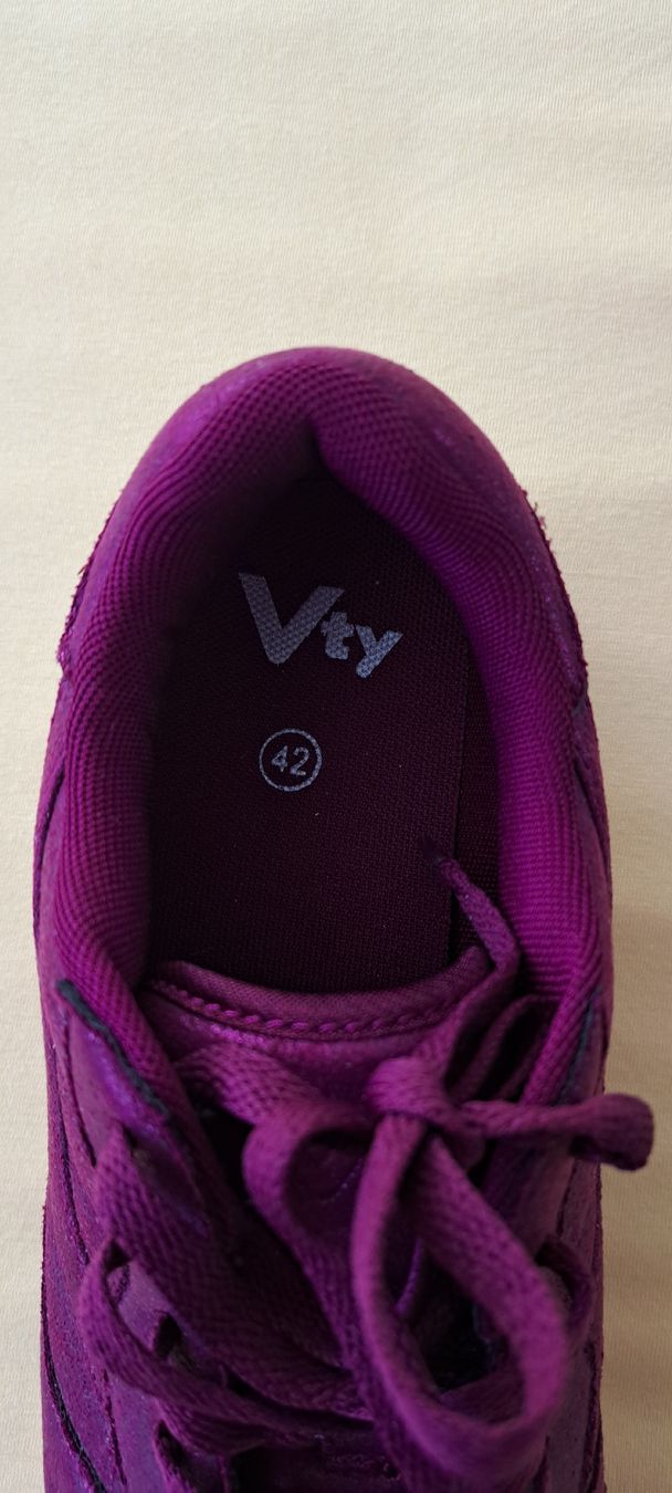 Scarpe da donna: Baskets VTY violet-prune, Taille 42, NEUVES – Nuovo e nell'imballaggio originale da Meyrin venduto da gazon02 2