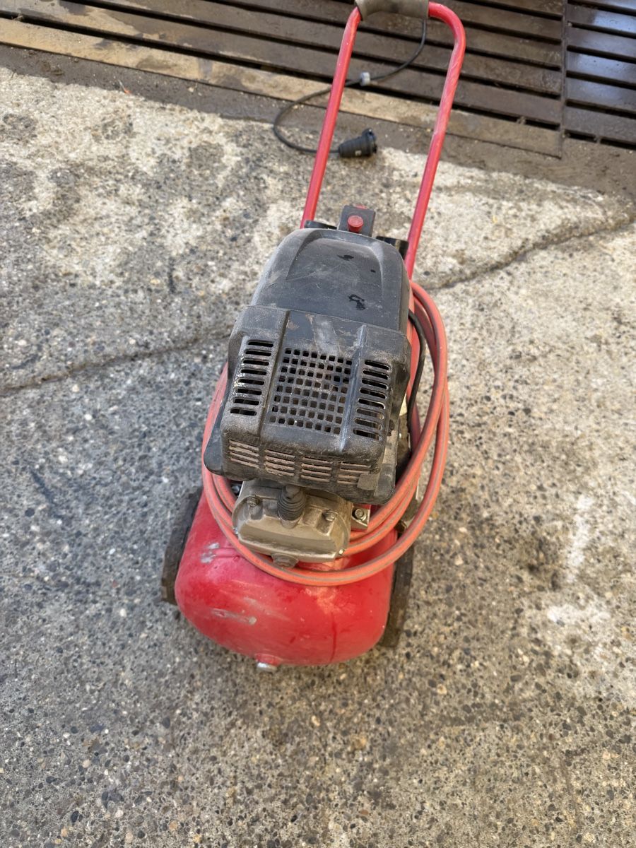 Einhell Kompressoren: Kompressor  – Gebraucht aus Niederbipp von baggerch 1