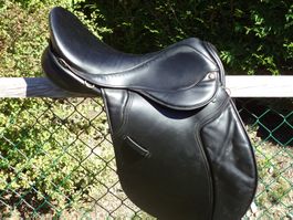 SELLE à usage général 43 cm avec lot d'équipement