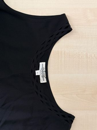 Schwarzes Top