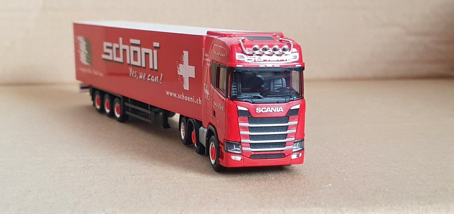 Herpa Modellini d'auto: HERPA. SCANIA. 6X2/4.   1:87.CH. – Nuovo e nell'imballaggio originale da Romanel-s-Lausanne venduto da Bidule01