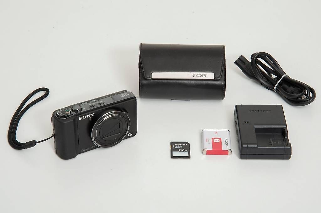 Sony Fotocamera: Sony DSC-HX9V - HD Exmor R 16.2 Megapixels – Usato da Lausanne venduto da Phlox02