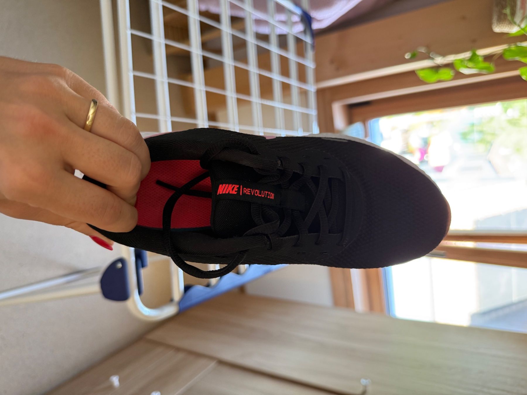 Nike Scarpe da donna: Nike Revolution Schuhe – Usato da Langwiesen venduto da nin_7mt2 1