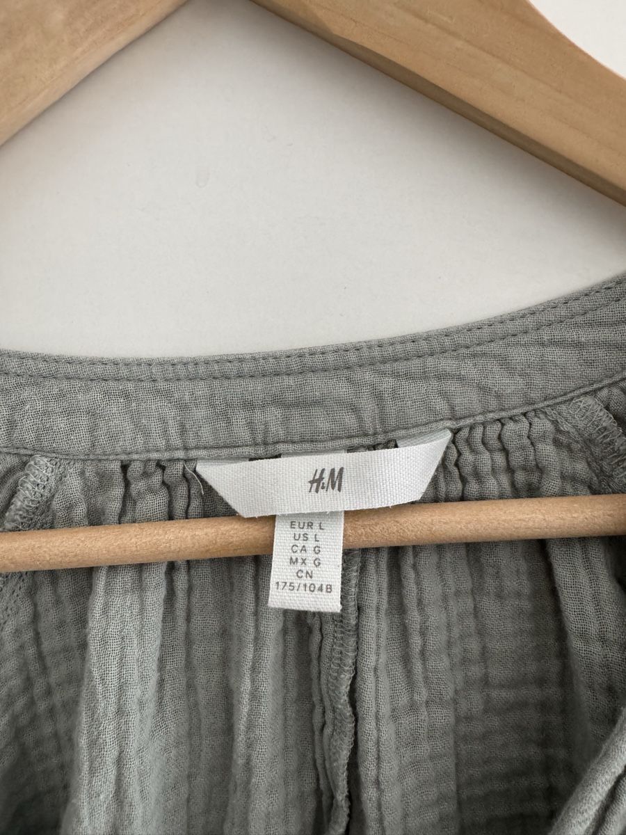 H&M Chemisiers: H&M Chemisier ample vert – D'occasion à Vouvry par Laurie1896 1