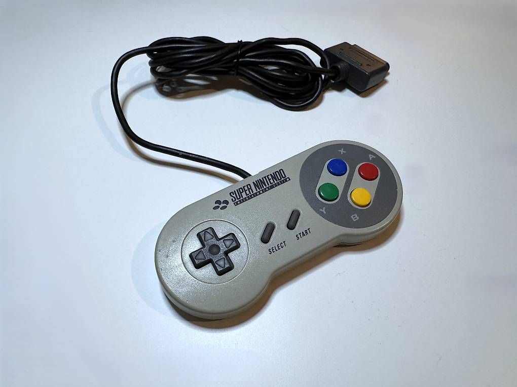 Nintendo Konsolen: Super Nintendo SNES PAL Konsole mit Controller 🎮 – Gebraucht aus Berg am Irchel von ubik 2