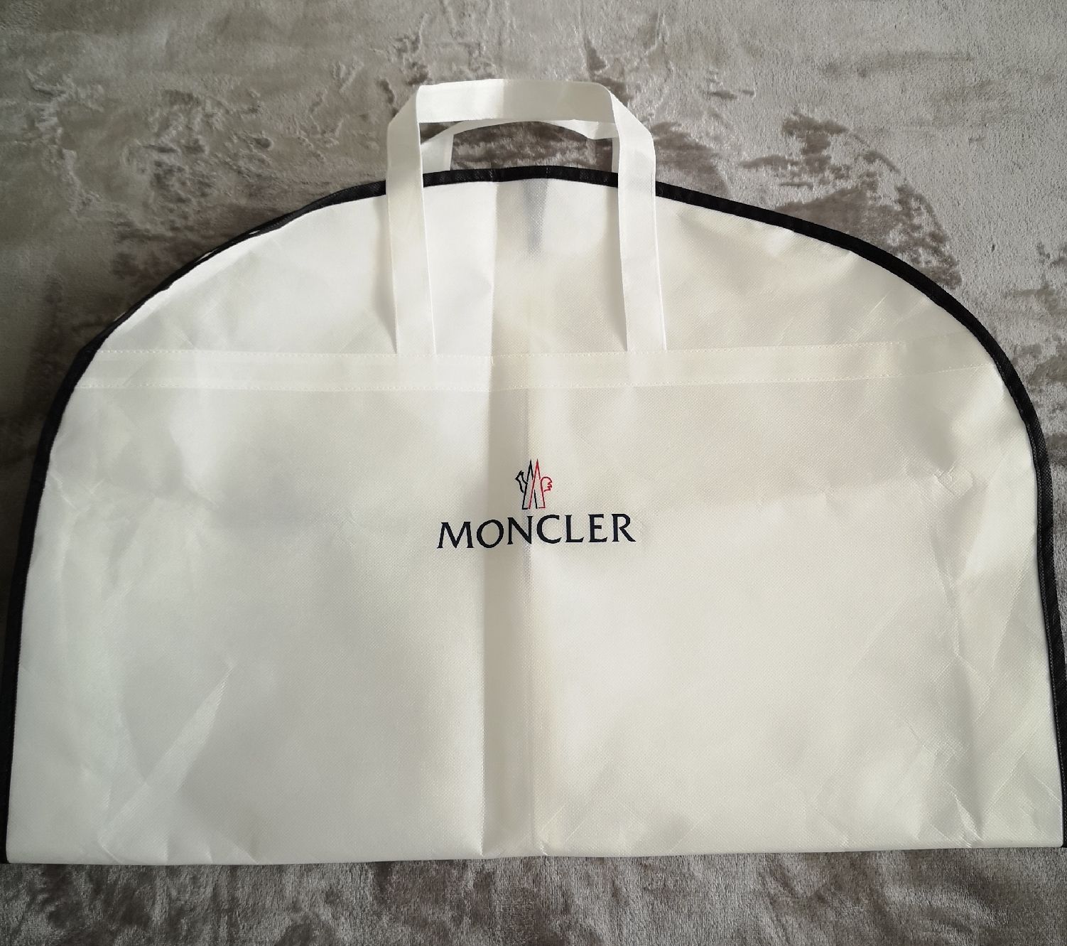 Moncler Cappotti: Damenjacke schwarz von MONCLER Première – Nuovo e nell'imballaggio originale da Schaffhausen venduto da Captancemo 8
