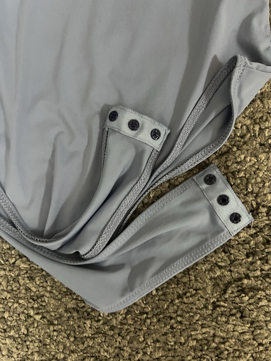 Top: Blauer Langarm Body  Gr.M iceblau – Nuovo e nell'imballaggio originale da Effretikon venduto da Briga.S. 2