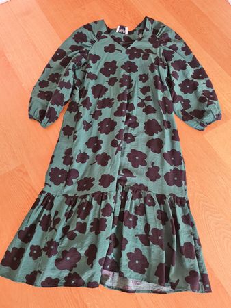 Sommerliches Midikleid mit Blumenmuster, Grösse S
