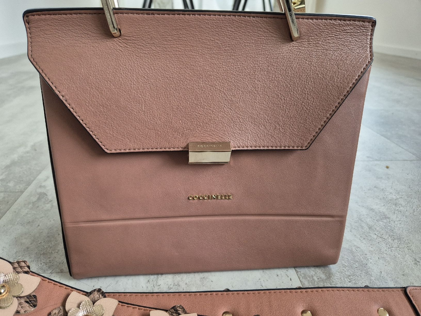 Coccinelle Sacs femmes: Coccinell Lederhandtasche mauve – Neuf (Voir description) à Meggen par topas041 1