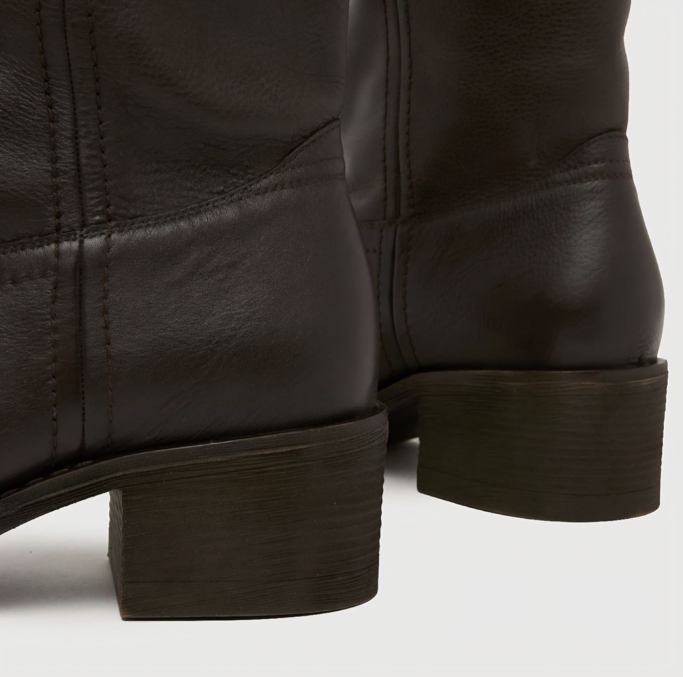 Scarpe da donna: Braune Lederstiefel mit Blockabsatz – Nuovo e nell'imballaggio originale da Wilen b. Wollerau venduto da kat_35 7