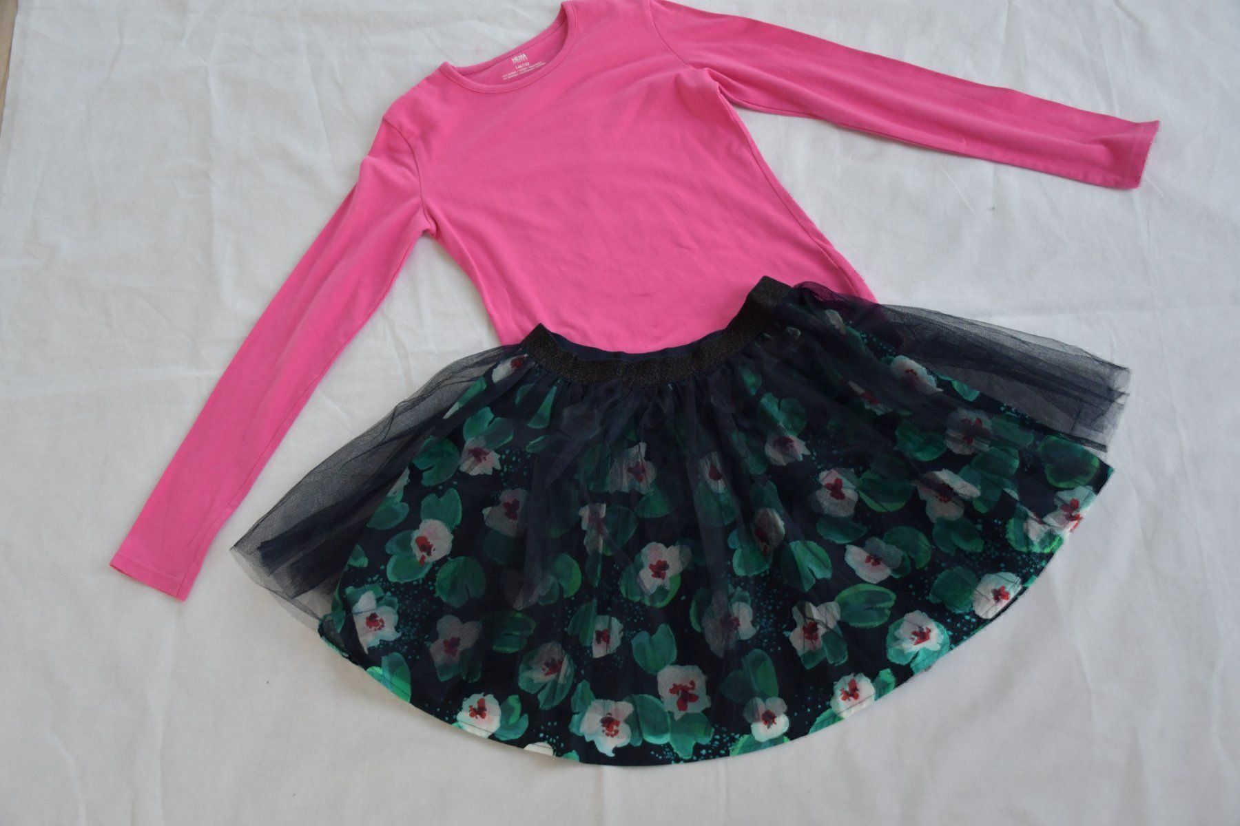 Catimini Lotti & Set di vestiti: neu Rock Catimini , Tshirt Hema gr. 152 – Nuovo e nell'imballaggio originale da Nuglar venduto da Korsika2 1