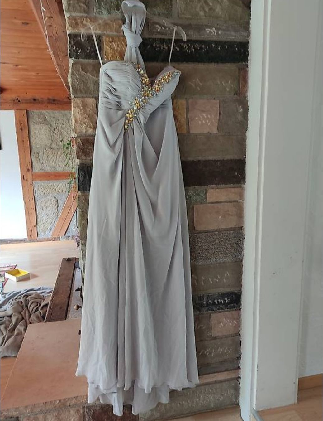 Vestiti: Abendkleid lang grau, Grösse S neuwertig – Usato da Messen venduto da ShputNikk
