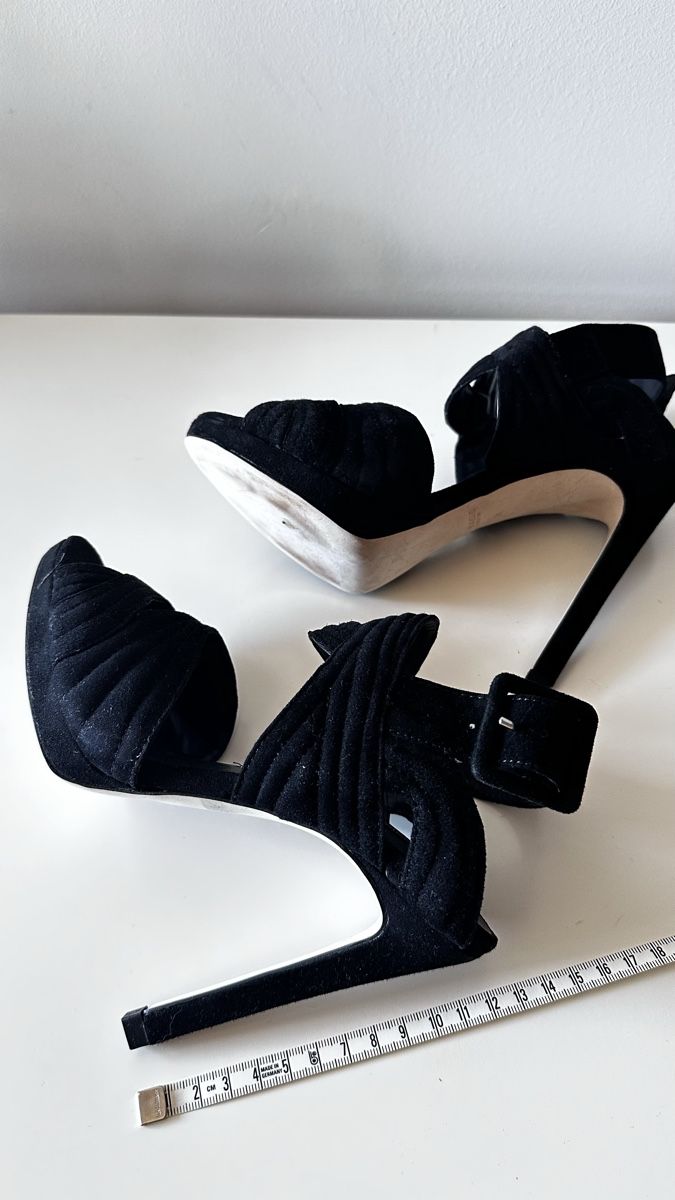 Zara Chaussures femmes: Pumps Zara Basic schwarz Gr. 36 – Neuf (Voir description) à Bern par WiederWert 3