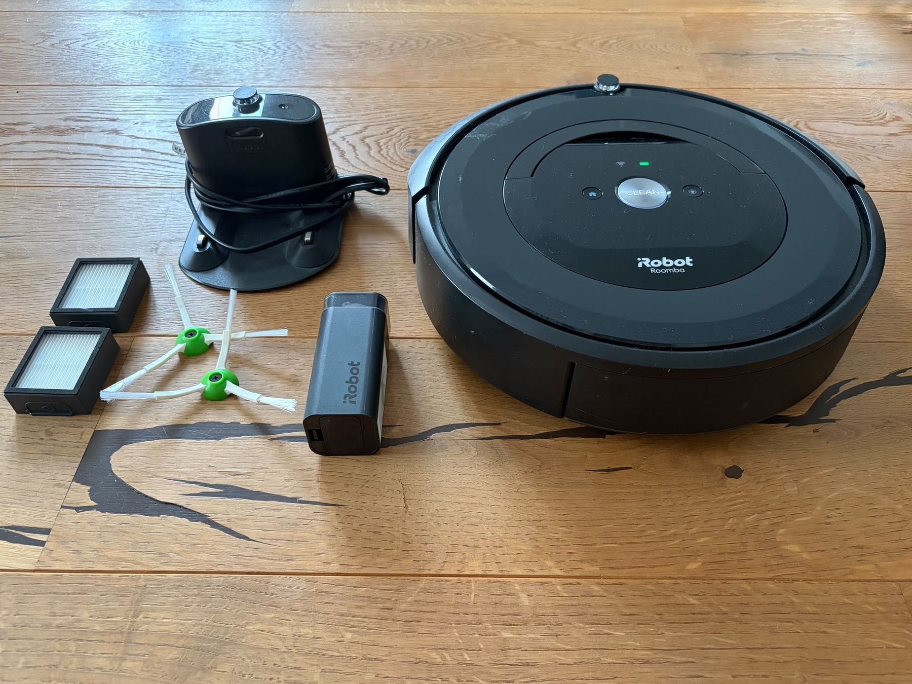 Irobot Staubsauger & Zubehör: iRobot Roomba e5 guter Zustand  – Gebraucht aus Bettwiesen von tuemian