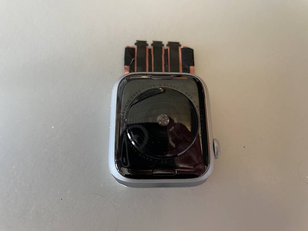 Smartwatch: Apple Watch SE 44mm Silver Model A2352 – Usato da Sulgen venduto da Skidriver100 4