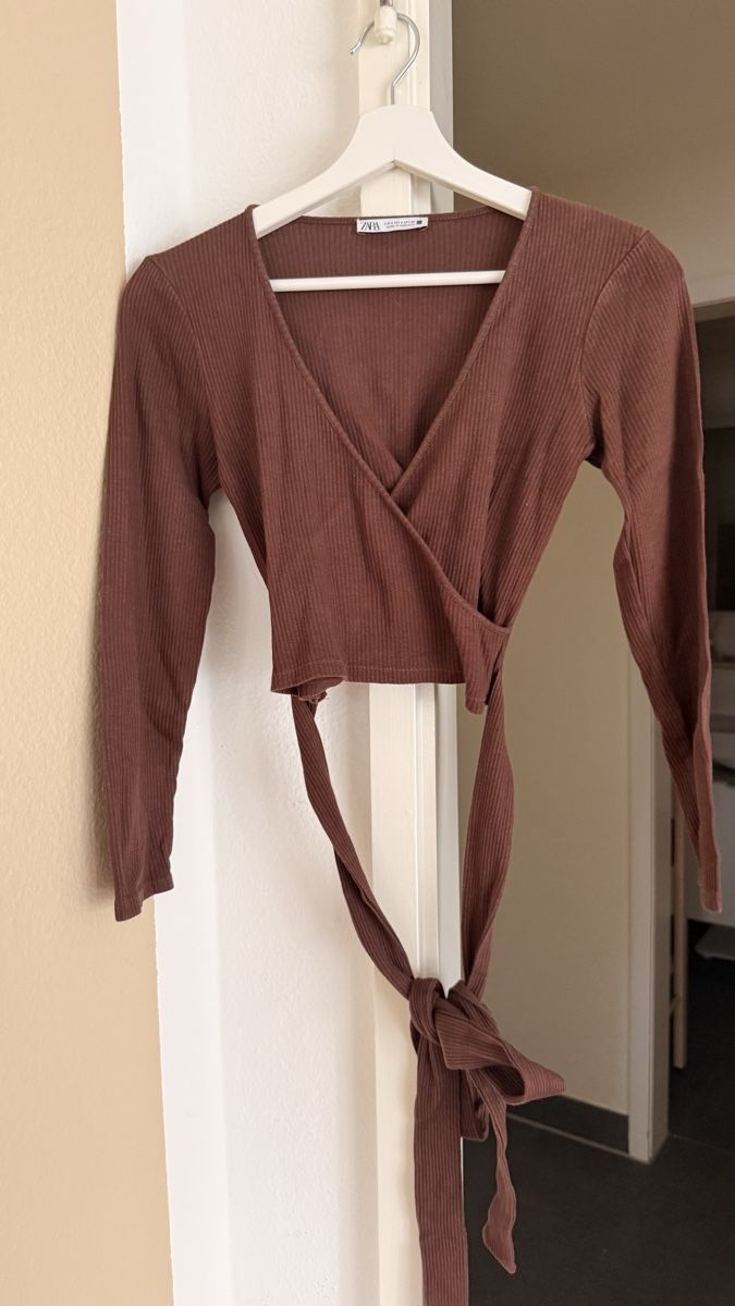 Zara Tops: Braunes Top, Grösse S – Gebraucht aus Thun von tat_zb9b
