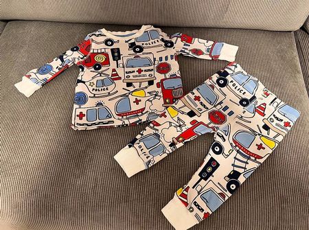 Pyjama von Next, Grösse 9-12 Monate (80 cm)