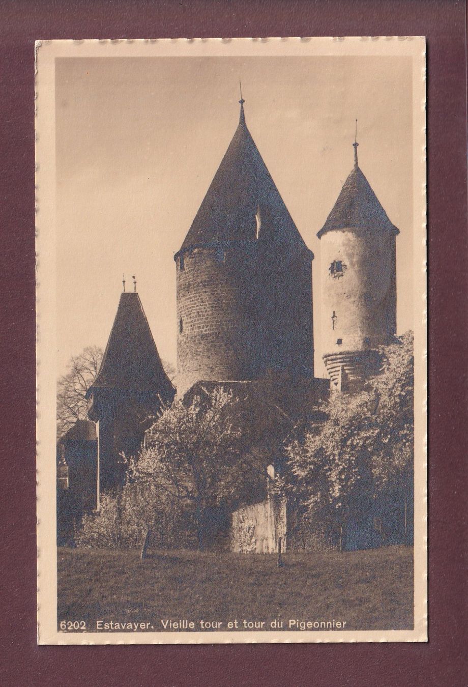 Cartes postales: ESTAVAYER - Tour du Château - 1905 – D'occasion à Pully par nicecards