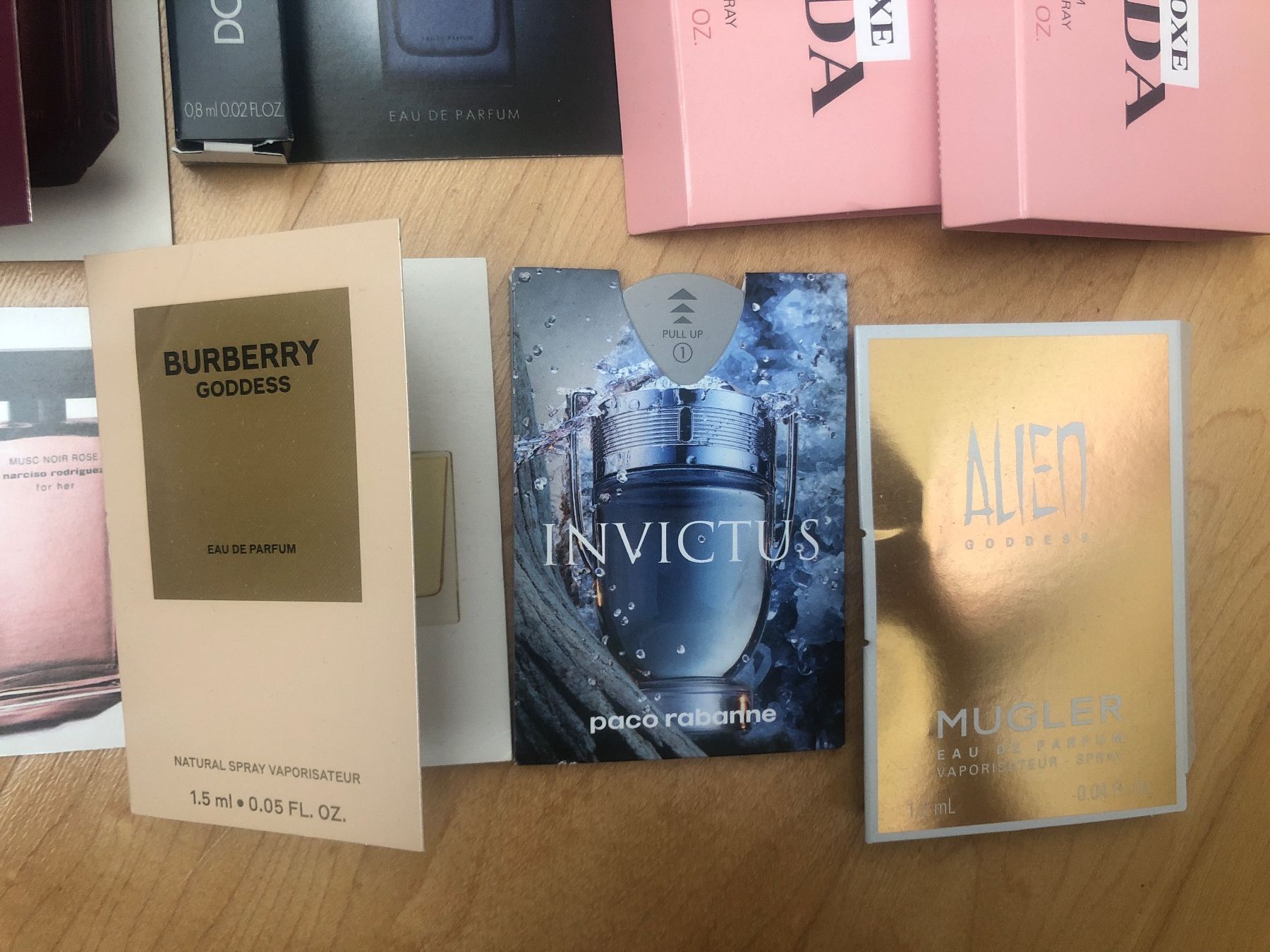 Profumi & Eau de Toilette: 15 Parfumproben diverse Marken im set – Nuovo (secondo la descrizione) da Olten venduto da eti_r289 5