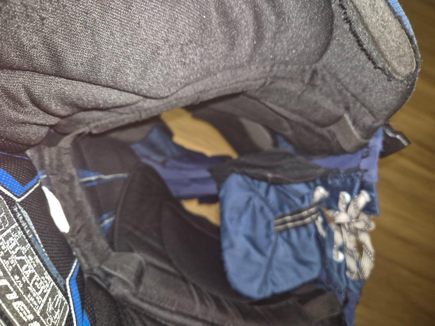 Pantaloni: Hockey Hosen Junior XL – Usato da Kloten venduto da techni 2