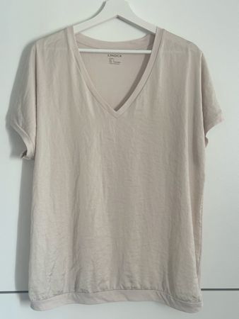 Neuwertig! Qualität T-SHIRT von LINDEX. Gr. 42/44