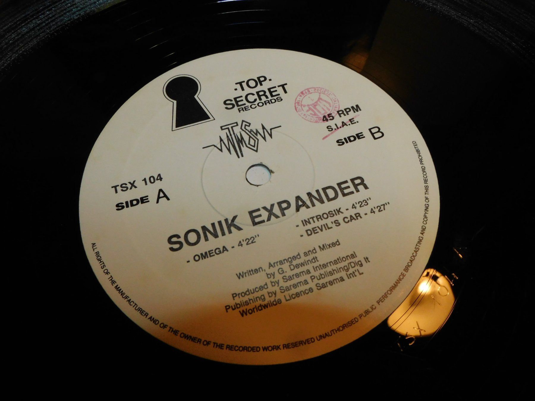 Dischi in vinile: LP Schallplatte Sonik Expander OMEGA  - Remix House Techno – Usato da Sursee venduto da 76 5