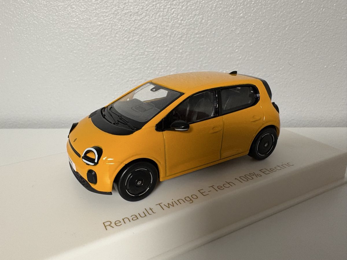 Renault Voitures modèles: Renault Twingo E-Tech NOREV (1/43) – D'occasion à Genève par auto_miniatures