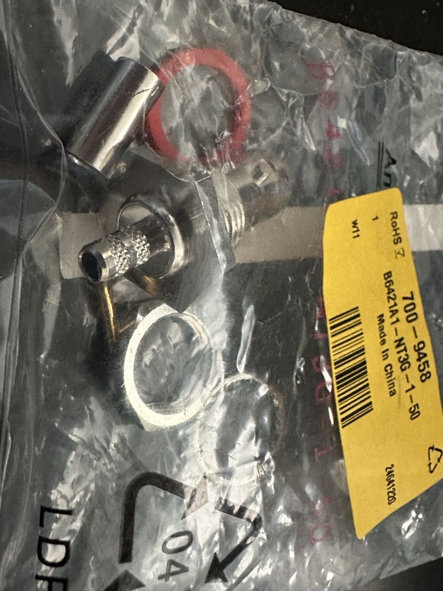 Elektronikbauteile: BNC Stecker Amphenol (20 Stück) – Neu und originalverpackt aus Uster von Hinze01 3