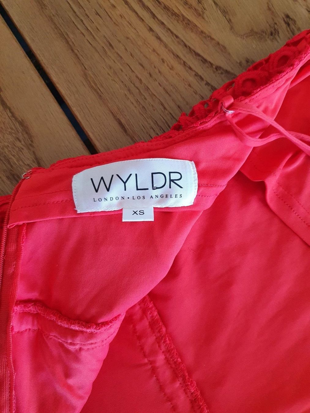 Vestiti: combinaison en dentelle rouge taille 34 – Usato da Cheseaux sur Lausanne venduto da pan_skd5 6