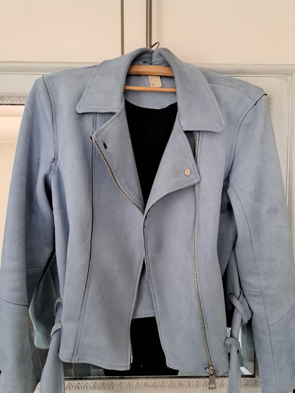 H&M Giacche: Hellblaue Kunstleiderjacke Suede – Usato da Uster venduto da sam_fpk2 1