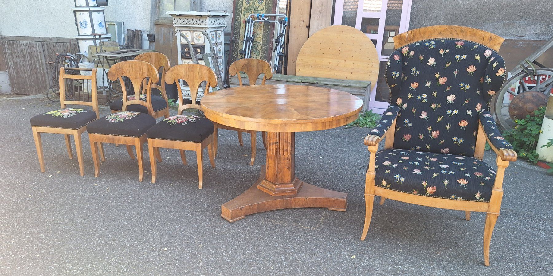 Poltrone: Tisch Set mit 5 Stühlen und 1 Sessel Biedermeierstil – Usato da Weinfelden venduto da JoeBaer 2