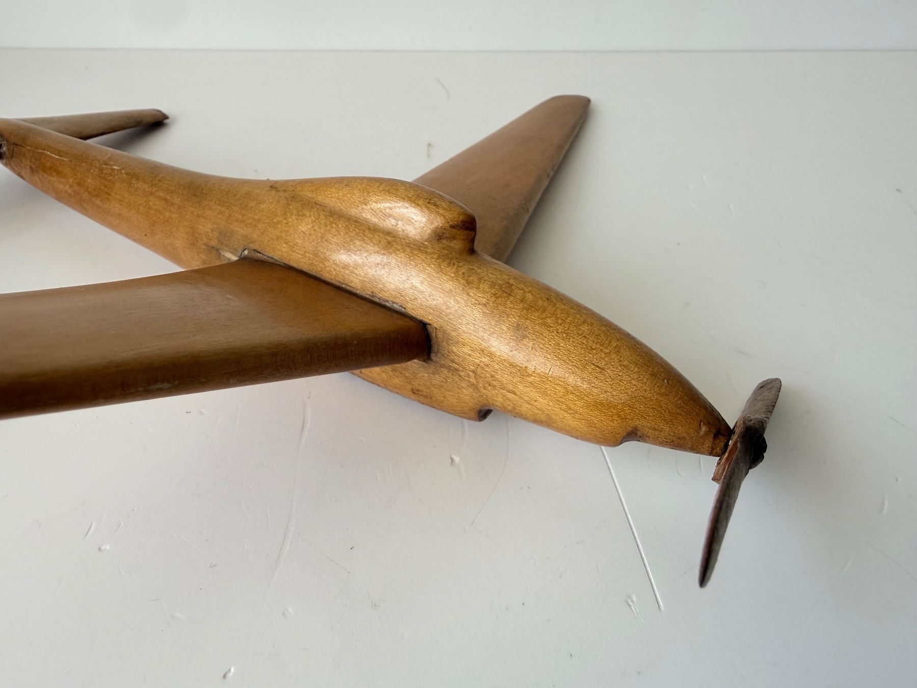 Kits de montage: Altes Flugzeugmodell aus Holz – D'occasion à Zwingen par moje1 4