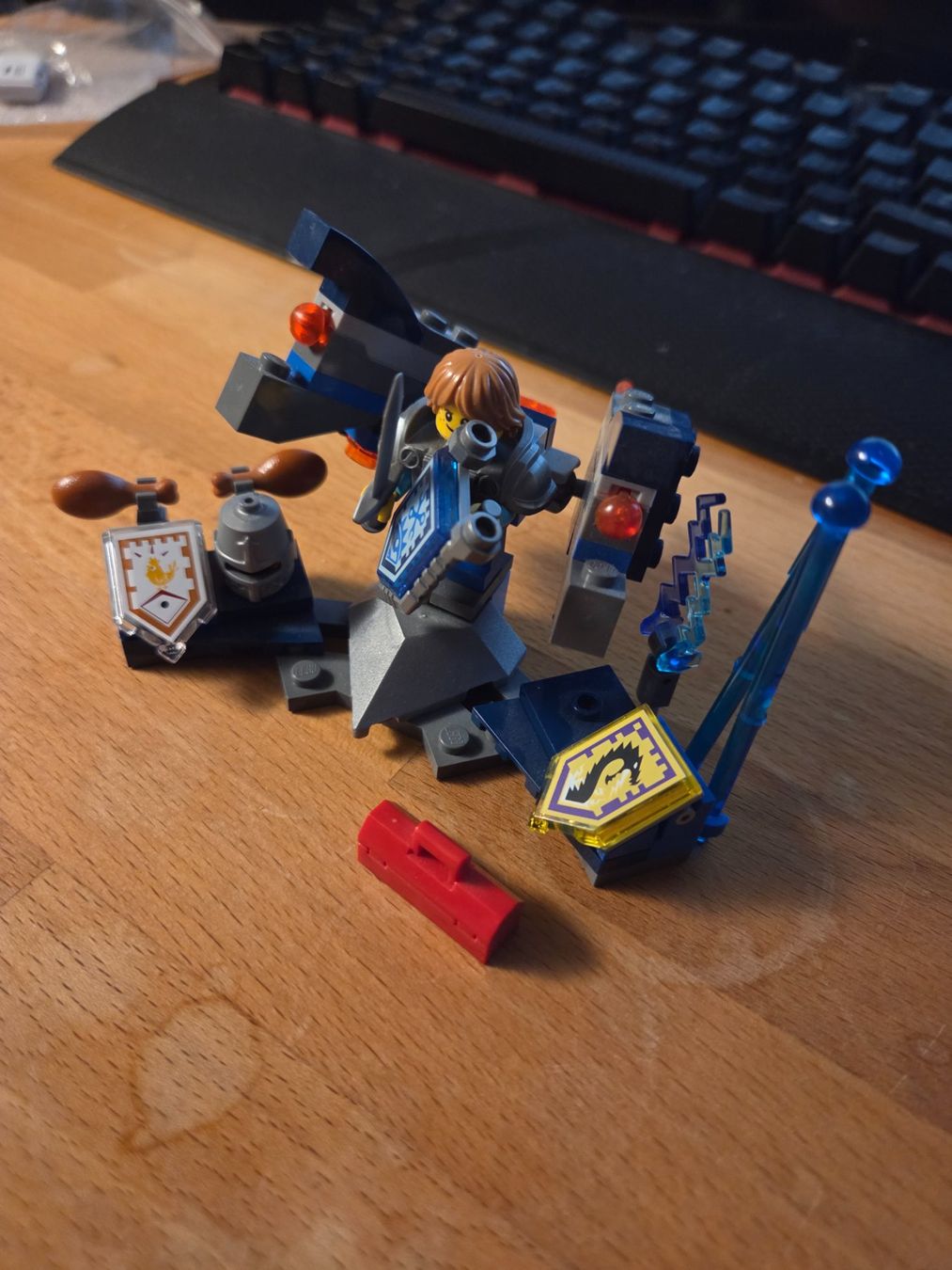 Lego Baukästen: LEGO Nexo Knights 70333 : Ultimate Robin – Gebraucht aus Bonfol von Sabaton.2004 1