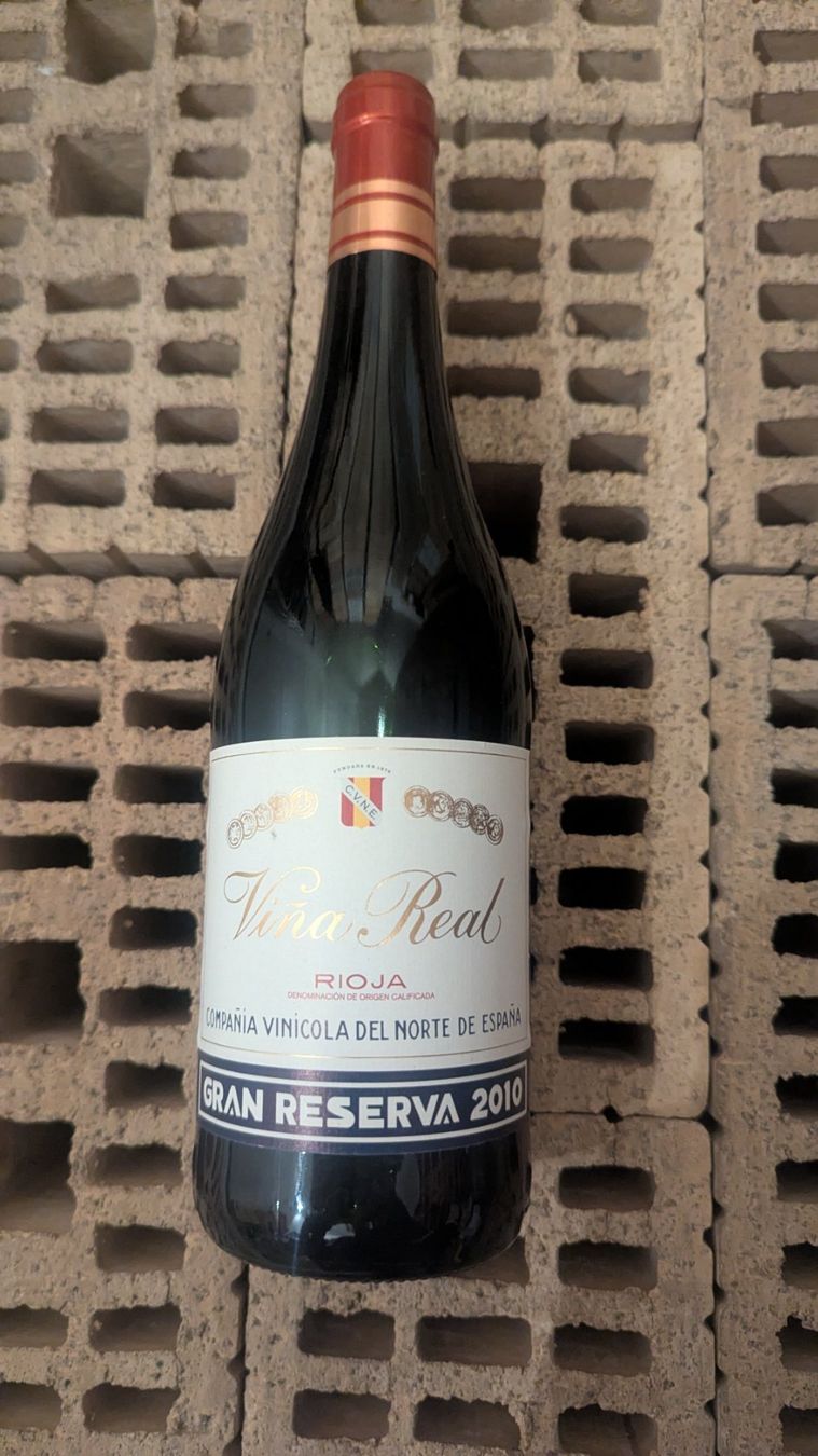 Rioja Vino: Vina Real 2010 Gran Reserva Rioja – Nuovo e nell'imballaggio originale da Root venduto da Wollis