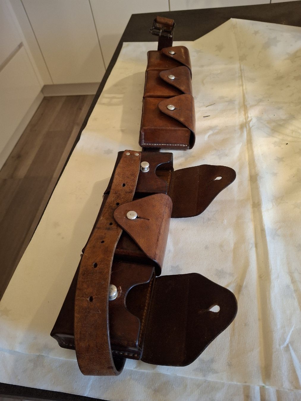 Uniformen: Cartoucherie avec ceinturon – Gebraucht aus Essertines-sur-Rolle von saba4ka