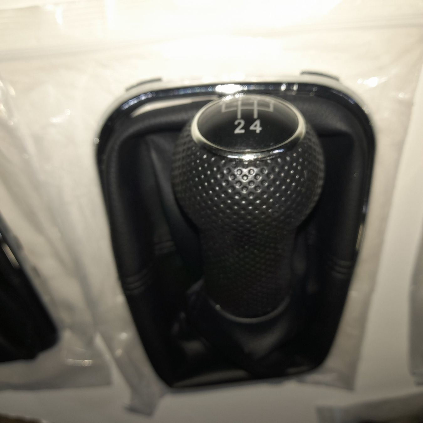Tutti pezzi di ricambio auto: Schaltknauf Golf4/Bora – Nuovo e nell'imballaggio originale da Cham venduto da vento9