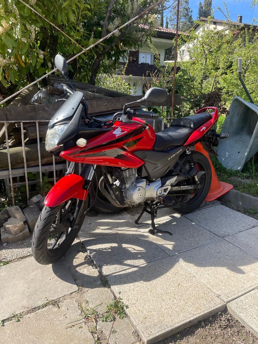 Honda Strada: Honda CBF125M Rouge, moto 125cc – Usato da Genève venduto da tartaleau 3