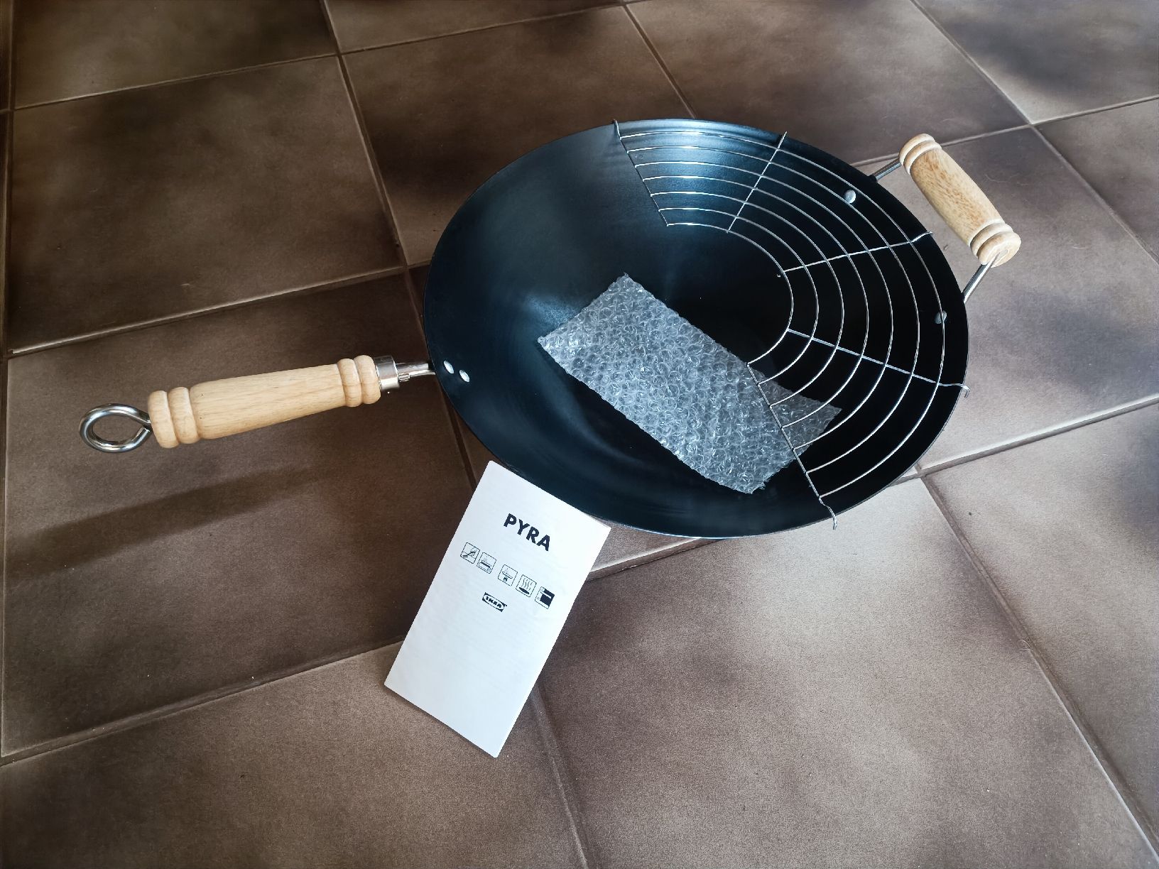Padelle: WOK – Nuovo (secondo la descrizione) da Estavayer-le-Lac venduto da Scosde