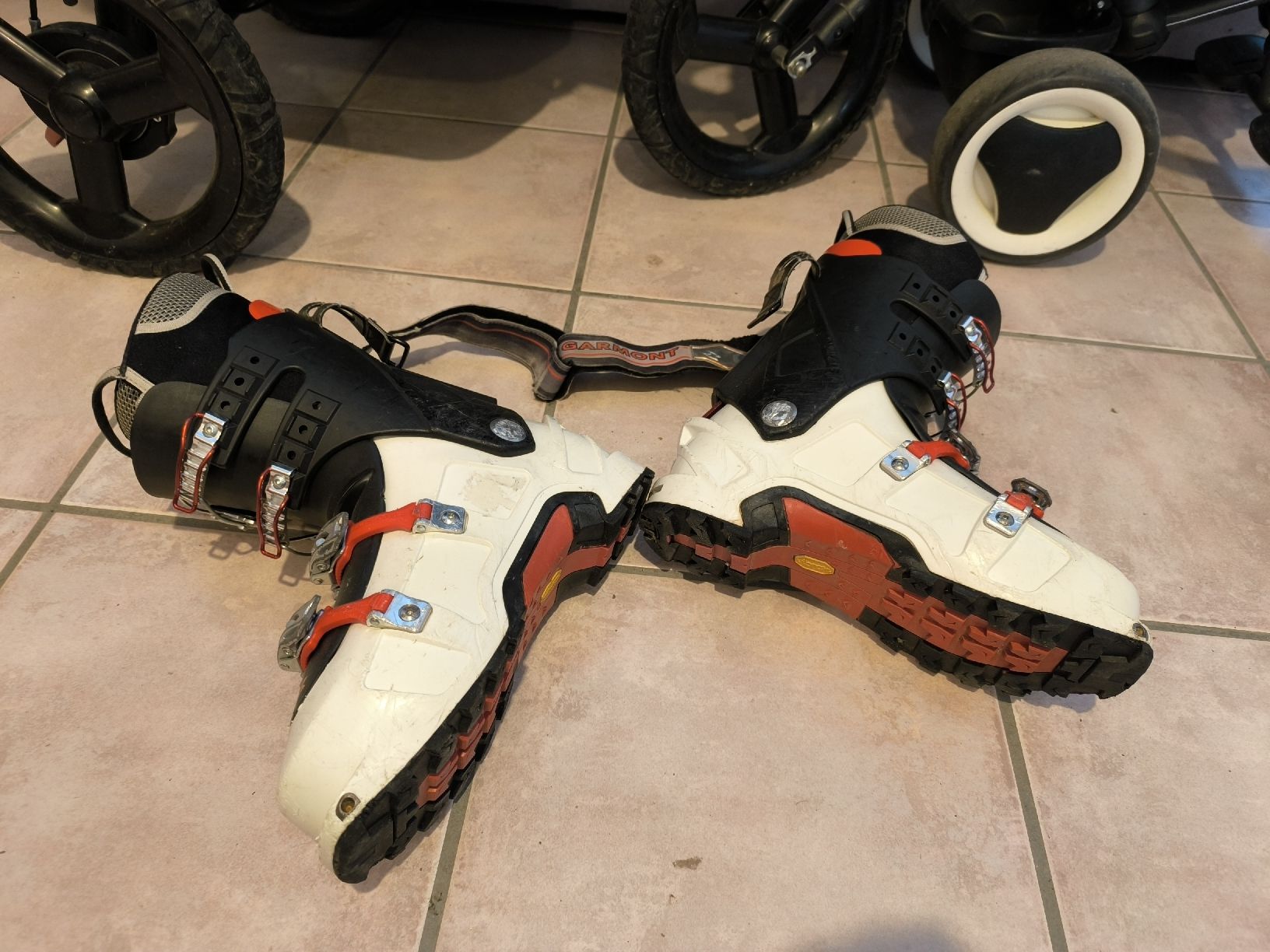 Garmont Scarpe da uomo: chaussure de ski rando – Usato da Muraz (Collombey) venduto da Celine-v81 1